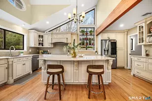 320 Chestnut Hill Rd, Stamford, CT 06903 - Photo 17