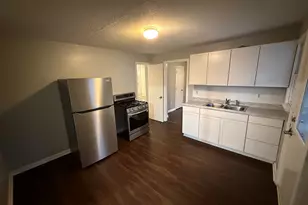 52 Crown St, Naugatuck, CT 06770 - Photo 1