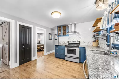 9 Hale Road, Enfield, CT 06082 - Photo 11