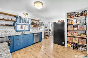 9 Hale Rd, Enfield, CT 06082 - Photo 13