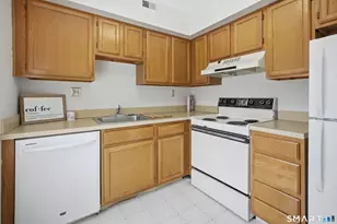 176 Candlewood Dr, South Windsor, CT 06074 - Photo 17