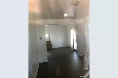 537 Hollister Avenue, Bridgeport, CT 06607 - Photo 11