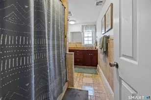 106 Far Horizon Dr, Cheshire, CT 06410 - Photo 23