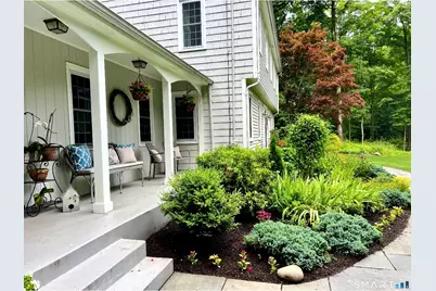 11 Bishop Drive, Woodbridge, CT 06525 - Photo 3