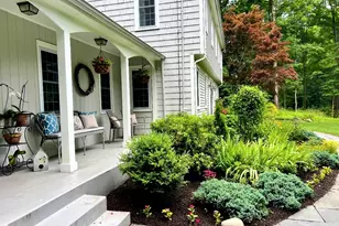 11 Bishop Dr, Woodbridge, CT 06525 - Photo 3