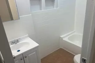 32 Hazelwood Ave, Bridgeport, CT 06605 - Photo 5