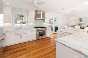 22 Auldwood Rd, Stamford, CT 06902 - Photo 11