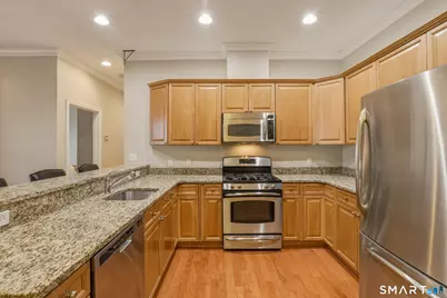 1 King Philip Drive #301, West Hartford, CT 06117 - Photo 3