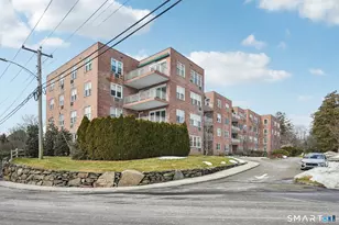 4 Putnam Hill, Greenwich, CT 06830 - Photo 17