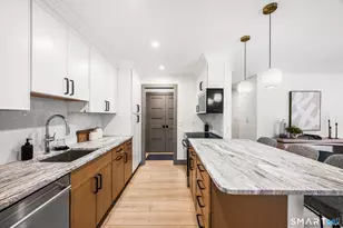 9 Carriage Dr, Simsbury, CT 06070 - Photo 7