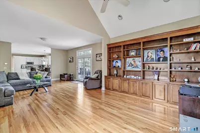 111 Stones Throw, Trumbull, CT 06611 - Photo 19