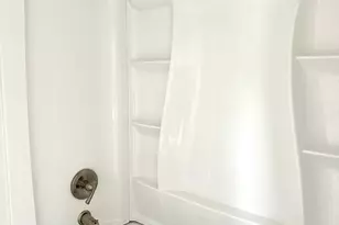 142 Broad St, Norwich, CT 06360 - Photo 25