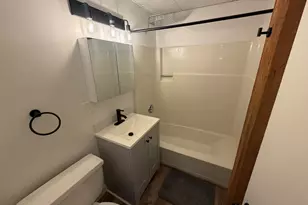 222 Williams St E, Glastonbury, CT 06033 - Photo 9