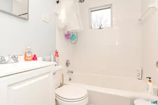 74 Hollywood Ave, Bridgeport, CT 06606 - Photo 9