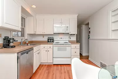 74 Hollywood Avenue, Bridgeport, CT 06606 - Photo 17