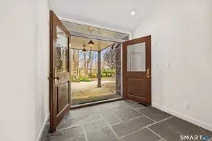 41 Londonderry Dr, Greenwich, CT 06830 - Photo 3