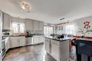 70 Lawndale St, Berlin, CT 06037 - Photo 15