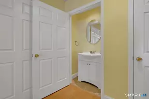 25 Fenwick Dr, Avon, CT 06001 - Photo 35