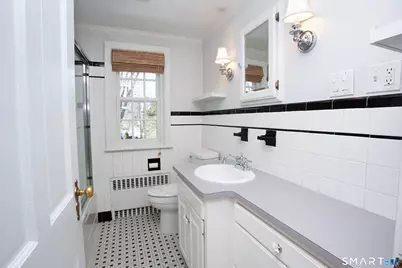 28 Tunxis Road, West Hartford, CT 06107 - Photo 25