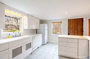 1 Long Wall Rd, Redding, CT 06896 - Photo 9