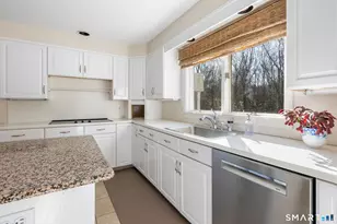 11 Highview Dr, Woodbridge, CT 06525 - Photo 5