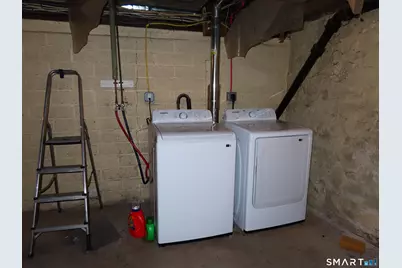 40 Winter Street, Ansonia, CT 06401 - Photo 21