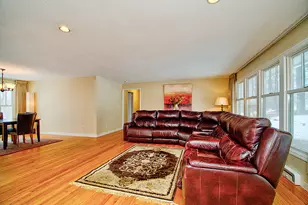 136 Knoll Dr, Hamden, CT 06518 - Photo 5