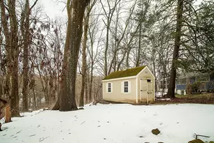 136 Knoll Dr, Hamden, CT 06518 - Photo 37