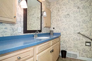 136 Knoll Dr, Hamden, CT 06518 - Photo 29