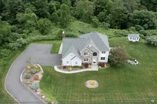 557 Upper Grassy Hill Rd, Woodbury, CT 06798 - Photo 3