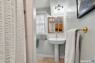 13 Elliott St, Norwalk, CT 06855 - Photo 17