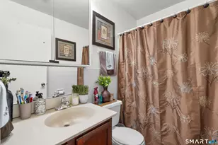 16 Lawton Rd, Manchester, CT 06042 - Photo 15