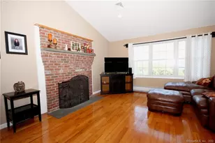 9 Ledgewood Ct, Norwich, CT 06360 - Photo 3