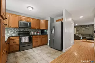 27 Crows Nest Ln, Danbury, CT 06810 - Photo 9