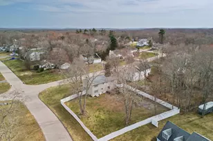 11 Mayo Ave, Montville, CT 06370 - Photo 5