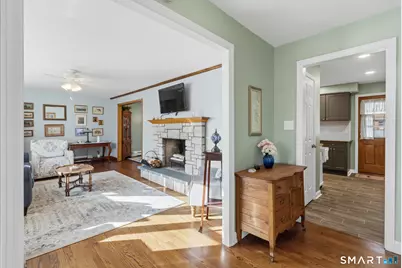 16 Phyllis Drive, Naugatuck, CT 06770 - Photo 5