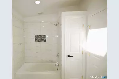 1335 Black Rock Turnpike, Fairfield, CT 06825 - Photo 21