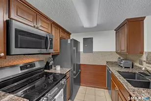 12 Carriage Crossing Ln, Middletown, CT 06457 - Photo 5