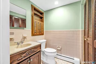 43 Limerick Rd, Trumbull, CT 06611 - Photo 13