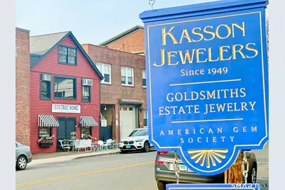 494 Pequot Court, Fairfield, CT 06890 - Photo 3