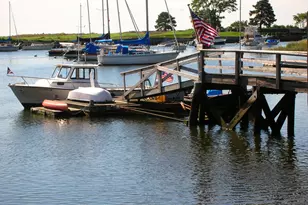 494 Pequot Ct, Fairfield, CT 06890 - Photo 9