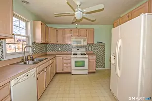 26 Hillside Farms Dr, East Windsor, CT 06016 - Photo 23