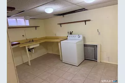 8 Reichelt Terrace, Ansonia, CT 06401 - Photo 17