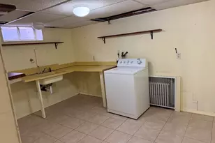 8 Reichelt Terrace, Ansonia, CT 06401 - Photo 17