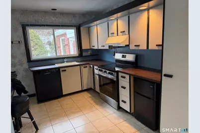8 Reichelt Terrace, Ansonia, CT 06401 - Photo 5