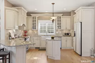 43 E High St, East Hampton, CT 06424 - Photo 3