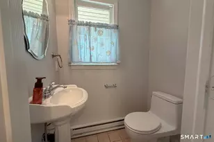 658 Winnepoge Dr, Fairfield, CT 06825 - Photo 5