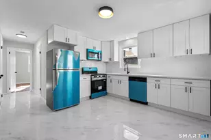 405 Wilcoxson Ave, Stratford, CT 06614 - Photo 9