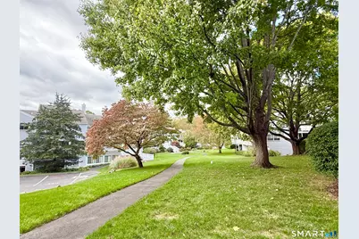 129 Rowayton Woods Drive #129, Norwalk, CT 06854 - Photo 7