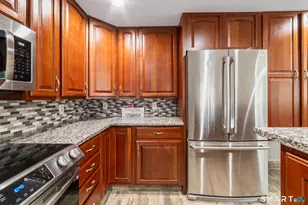 61 Clearview Cir, Naugatuck, CT 06770 - Photo 9